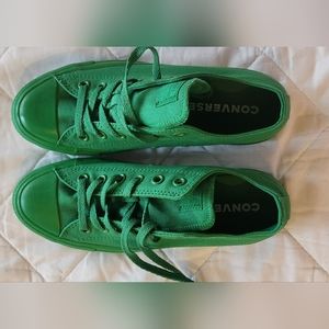Chuck Taylors size W8 Green